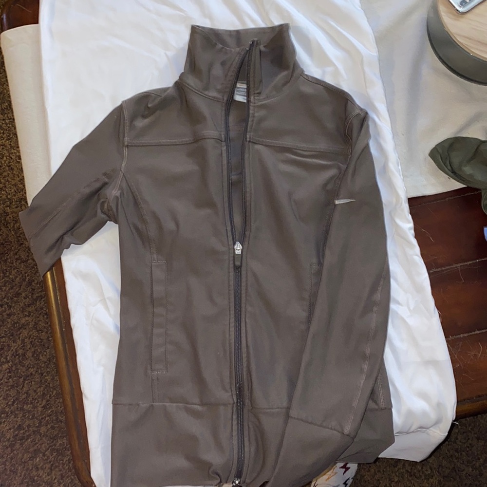 Nike full zip / dry fit